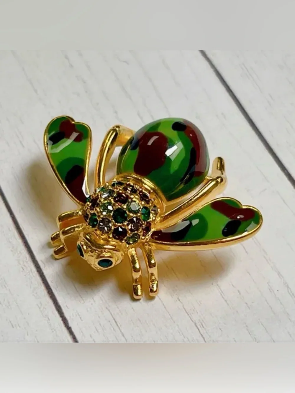 VINTAGE JOAN RIVERS CLASSICS ENAMEL CAMO SWAROVSKI CRYSTALS BEE BROOCH